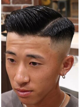 アクセプトザワールドバーバー(Accept the world barber) パートスタイル×スキンフェード