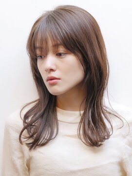 七ッ星+ 大人可愛い外ハネミディ