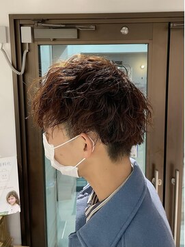 コワファーストナガサキシャンプーボーイ(COIFF1RST NAGASAKI SHAMPOO BOY) オイルのみで決まる！波巻きパーマ