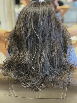 ヘアーデザイン ベルタ(Hair Design BELTA) ハイライト/オリーブベージュ/オリーブカラー
