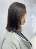 オリーブベージュ