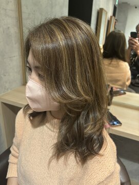 アフィナー(Afinar) 【横浜/横浜駅】50代白髪ぼかしハイライト