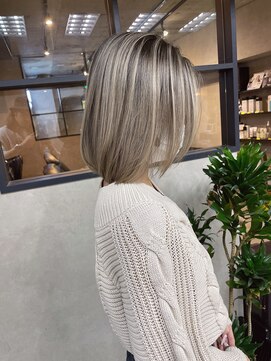 サニー 渋谷(SUNNY) バレイヤージュ、ハイライト、グレーベージュ、レイヤーカット