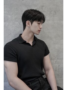 シン(syn) スパイラルパーマ/ツイストスパイラルパーマ/波巻きパーマ