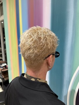 アース 土気あすみが丘店(HAIR&MAKE EARTH) ブロンドスパイキーショート