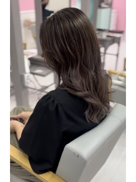 シャルティア(SHALLTIA) ナチュラル/巻き髪/清楚/艶髪/艶カラー/チョコレートカラー