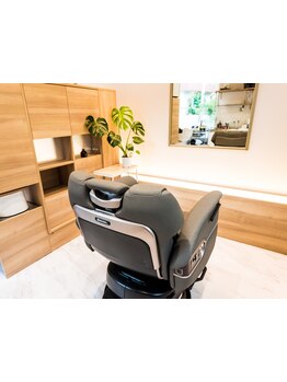 洗練されたデザインとこだわりのソファシートで特別なリラックス空間を演出します。ぜひ体験してください！