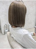 まとまりのあるシンプルボブ×グレーベージュ◇