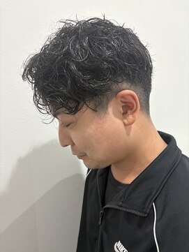 ヒュイル バイ ニアウ(Hwyl by Niau) メンズマッシュシャドウパーマスパイラルパーマニュアンスパーマ