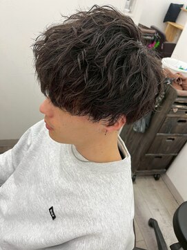 一鳳庵　【イオアン】 フェザーアップ　メンズカット メンズパーマ バーバー