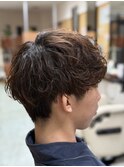 外国人くせ毛風ナチュラルパーマツーブロックマッシュスタイル