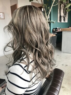 ステイシー(STACY) STACY ヴェールウェーブxフェザーロングx似合わせカット