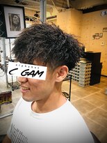 アルファベットシーガム(C gam)&nbsp;サングラスが良く似合うツイストパーマ