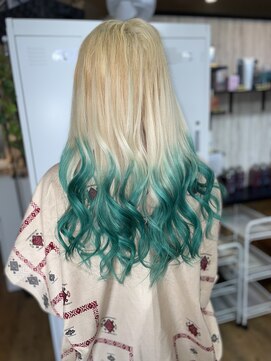 アンク クロス 関内店 エクステ原色グラデーション!グリーン!派手髪