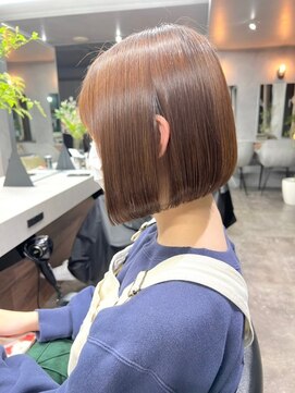 アイユー(ii+U) ボブカット　ショート　耳掛け　小顔カット　髪質改善