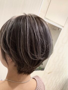 アース 大分森町店(HAIR&MAKE EARTH) グレー×ホワイトハイライト