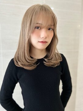 オーロ(ORO) 小顔前髪ワンカールくびレイヤーカット黒髪ネビージュボブルフ