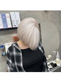 ホワイトカラー×ツーブロックボブ/ケアブリーチ/ハイトーン