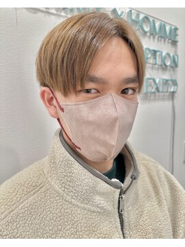 ロミーオム 本厚木(ROMMY. Homme) 刈り上げツーブロックセンターパートショートカラーメンズヘア