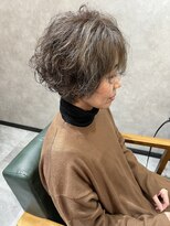 ウル(ulu.)&nbsp;大人可愛い♪脱白髪染めカラーオリーブ×ショートパーマ