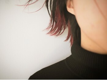 ミシンの写真/ふとしたときに自分の髪色が好きになる…