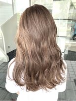 アイリス(IRIS) 大人シアーベージュミニウルフボブミディアムレイヤー