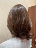 小顔大人可愛い外ハネマロンベージュミディ×レイヤーパーマ