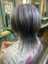 モナン 海老名(Monan)&nbsp;ラベンダーグレージュ ブリーチあり ウルフカット