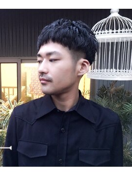 ロイ プラスアティック(roi ＋attic) 谷町6丁目美容室◆異空間美容室roi◇