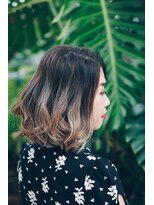 ソーホー ニューヨーク シズオカ(SOHO newyork SHIZUOKA) グレージュカラーのフェミニンカールミディ