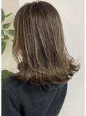 くびれミディ3Dハイライト外ハネボブイルミナカラーアッシュ