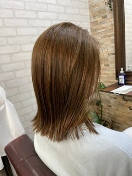 ハサミバイアトリエナガノ 千葉(8sami by atelier nagano) ショートボブ/センターパート/ツヤ髪/グラデーション/イヤリング