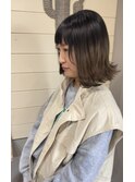 根本の黒髪を生かしたツートーンカラー