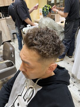グルーマーズトウキョウ(GROOMER/S TOKYO) 宮城リョータ風パーマ