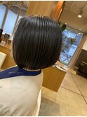 ナチュラル前下がりボブ