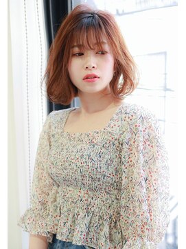 パシフィックダズールバトン(Pacific Dazzle baton) 大人ふんわりボブ