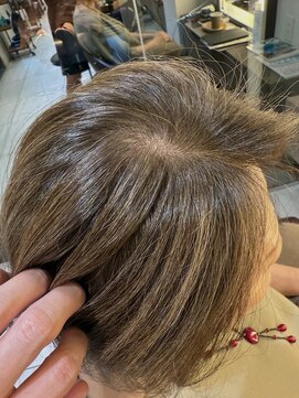 インプレッション(impression produced by LA’BO) 【impression】脱白髪染め/白髪ぼかしハイライト/くすみベージュ