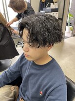 ジーナ 天神(Zina)&nbsp;ツイストスパイラル/縦落ちパーマ/ショートセンターパート