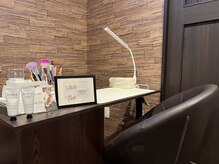 フロー(f. Row)の雰囲気（まつ毛パーマやネイルもご予約お待ちしてます！）