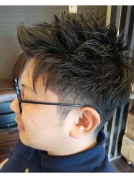 ヘアアンドメイク フルール(FleuR) ジェットモヒカンスタイル