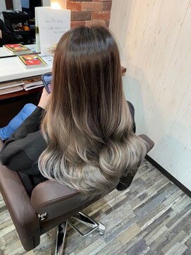 ヘアー リードレス(hair Re:dress) ナチュラル暗髪×ハイトーンアッシュナチュラルグラデーション