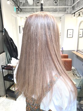 ヘアーワークス ヘルム 渋谷店(HAIR WORKS HELM) グレーピンク