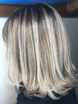 ヘアーメイクアンドネイル ヴォーグ(Hair Make&Nail VOGUE) エアータッチ×ハイライト