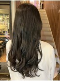 オリーブグレージュ×透明感
