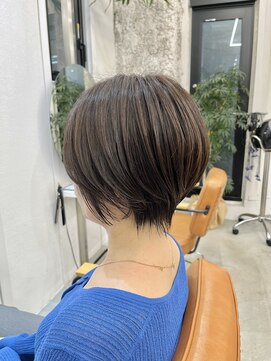 セム(sem) ショートボブ×白髪ぼかしハイライト×髪質改善カラー