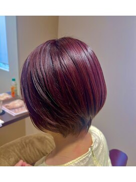 シンリア(ShinLia) 透明感ラベンダーアッシュ耳かけショート