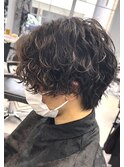 ツイストスパイラルパーマセンターパートメンズパーマ