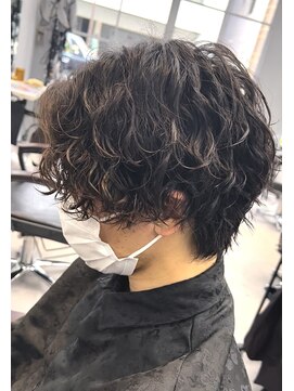 エレナ(elena) ツイストスパイラルパーマセンターパートメンズパーマ