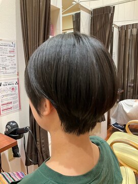 美容室ヒラトヤ 仙北店 大人かわいい耳掛けハンサムひし形束感ショート☆