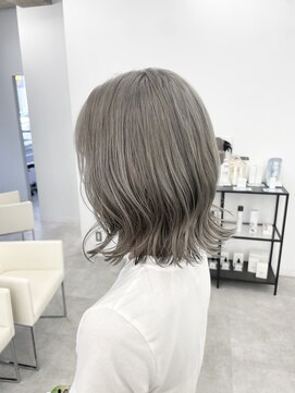 ブラウン(Brown) 切りっぱなしボブ×ペールシルバー